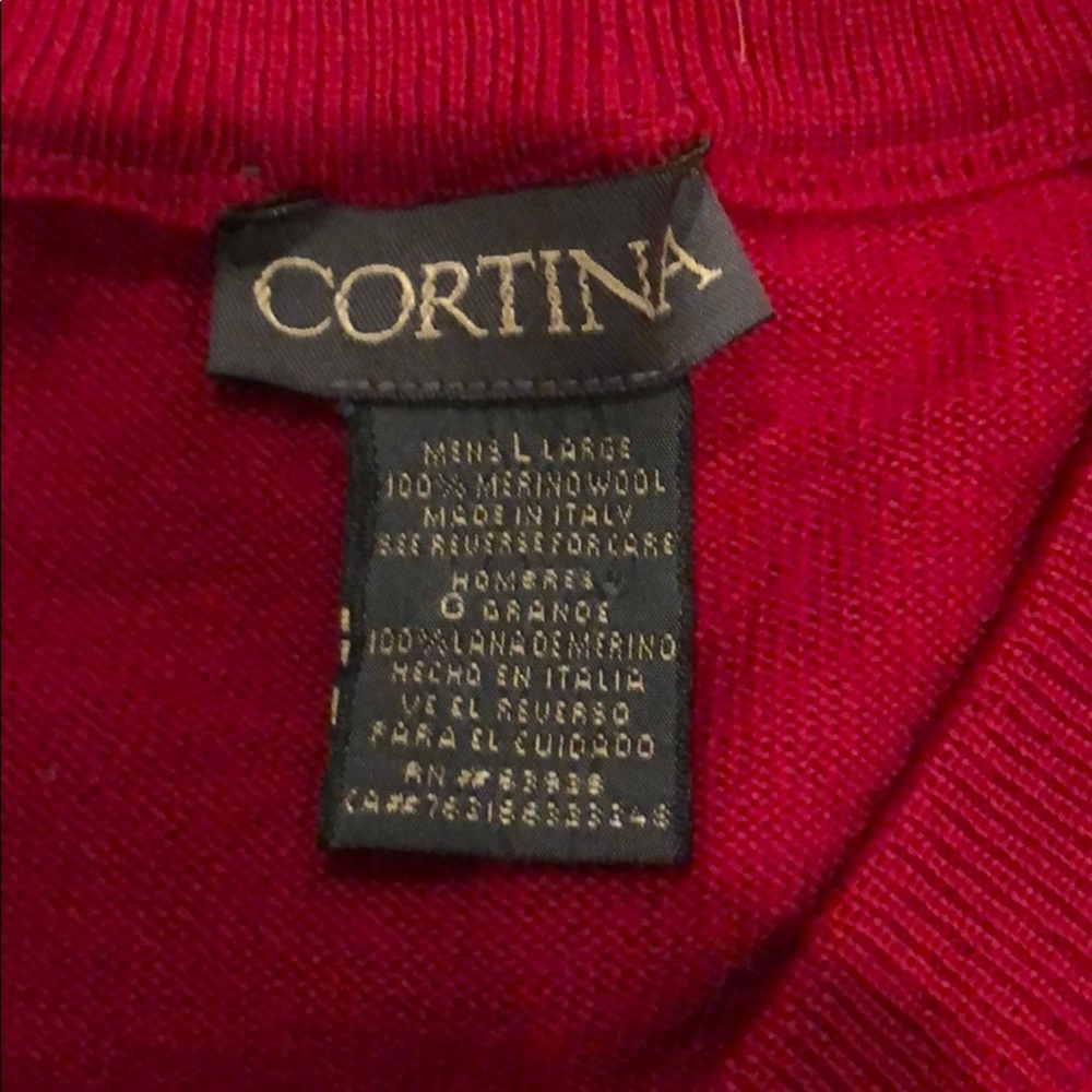 V-neck 100% merino wool sweater